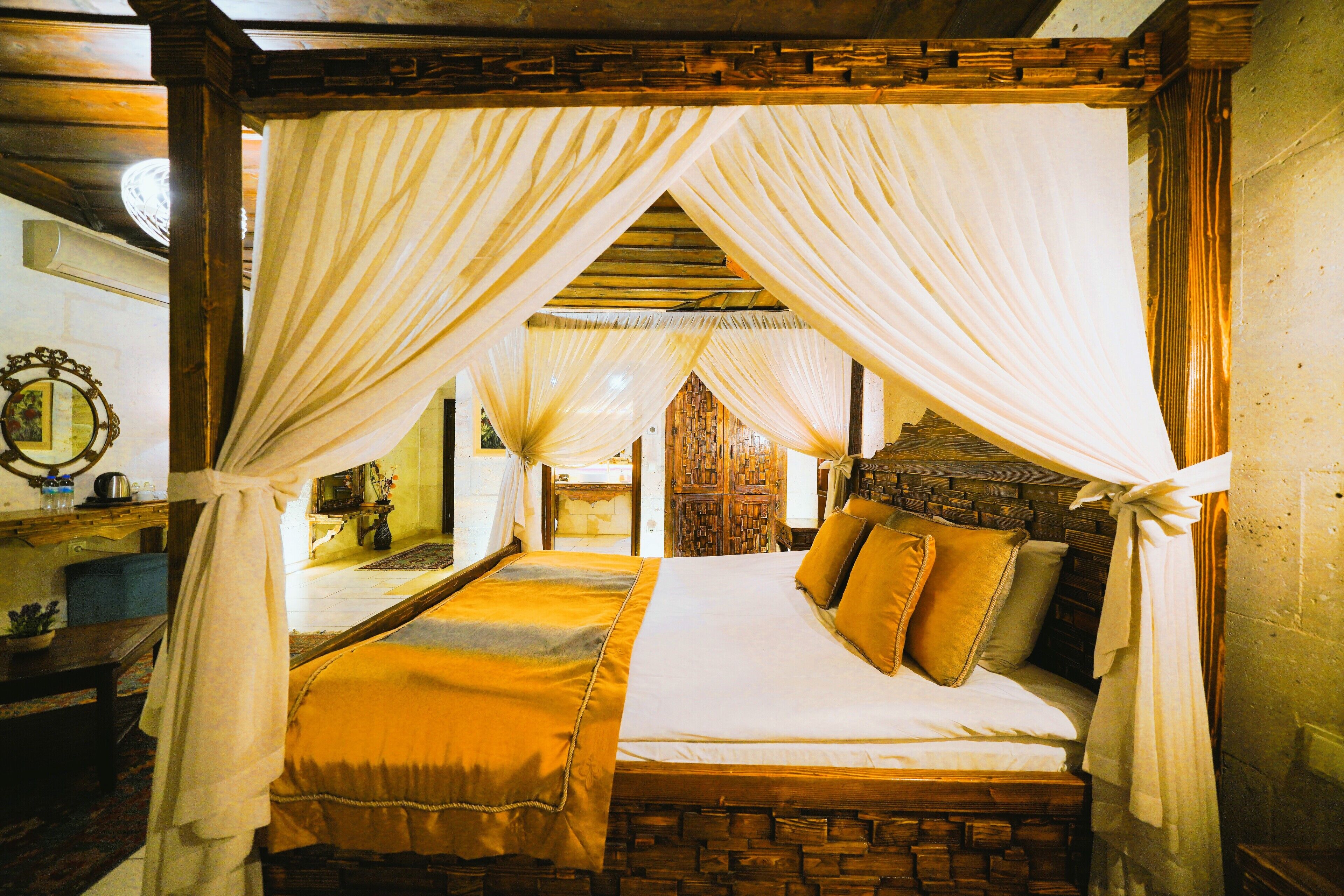honeymoon suite | premium bedding, individually decorated, individually furnished