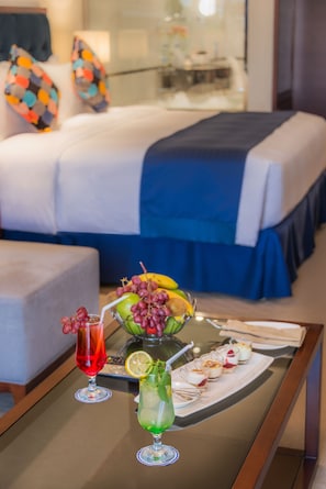 Premium bedding, memory foam beds, minibar, in-room safe - Al Reem Village Hotel (Al Jubail)