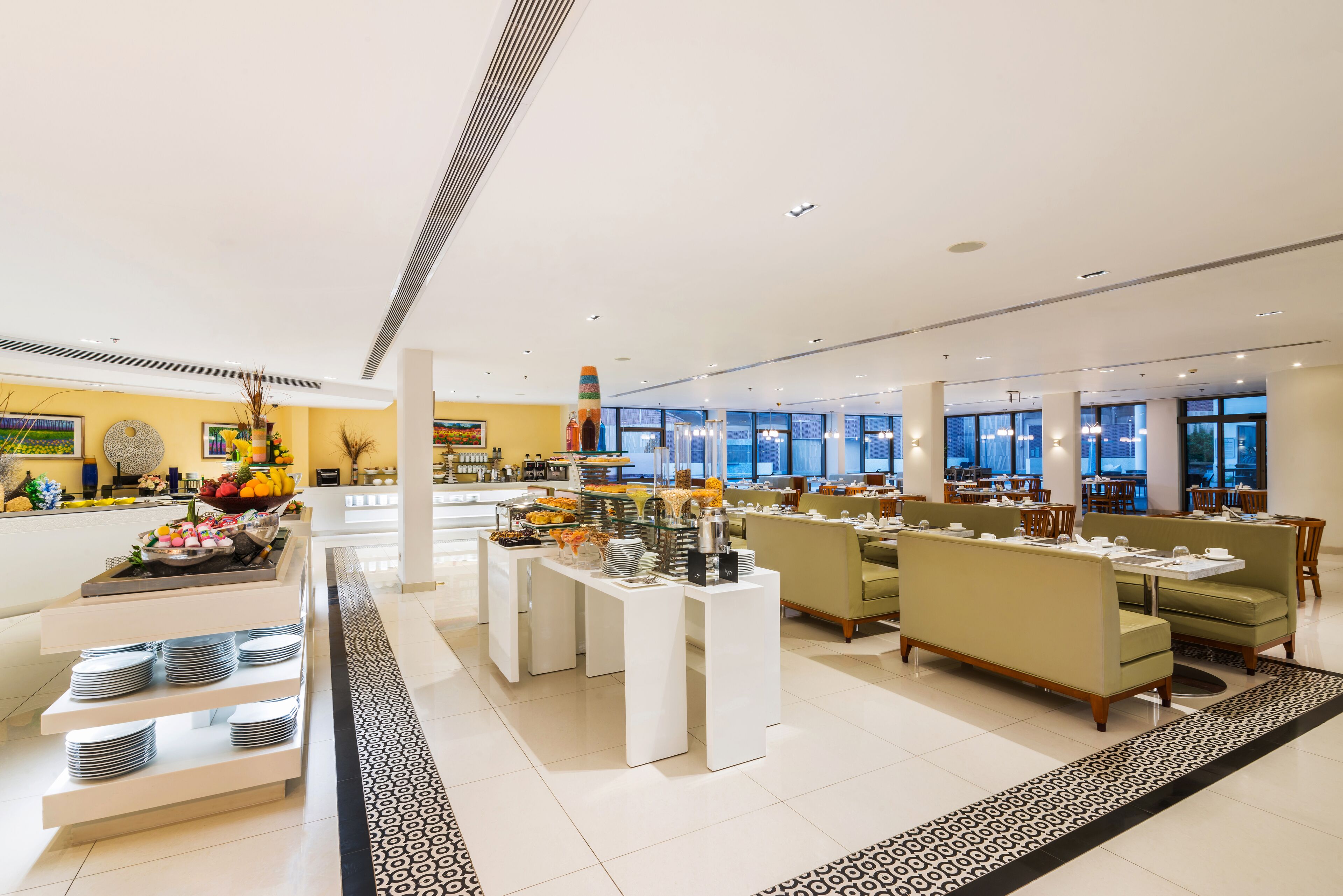 3 restaurants, breakfast, lunch, dinner served; italian cuisine