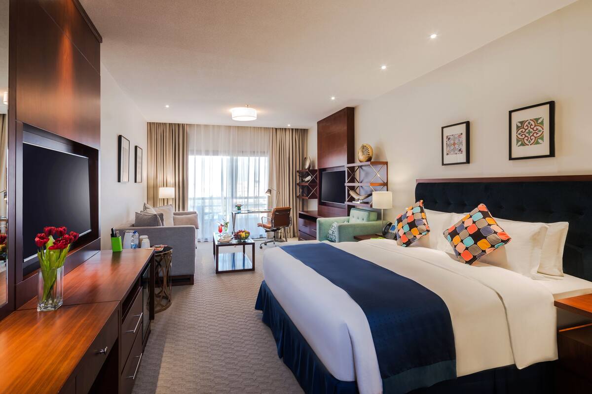 1 bedroom, premium bedding, memory-foam beds, minibar