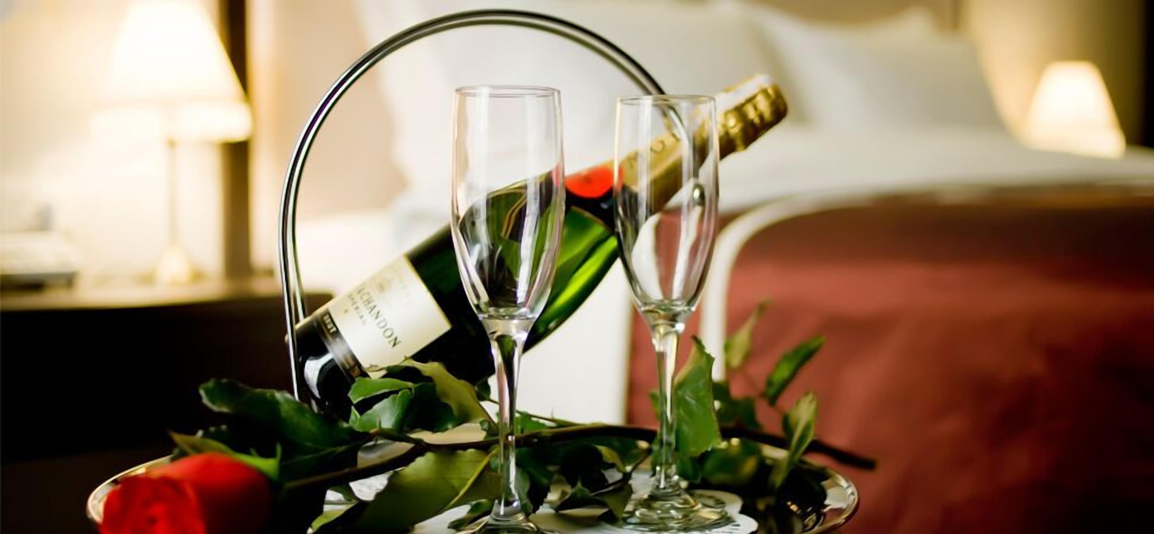 luxury room | room service – dining