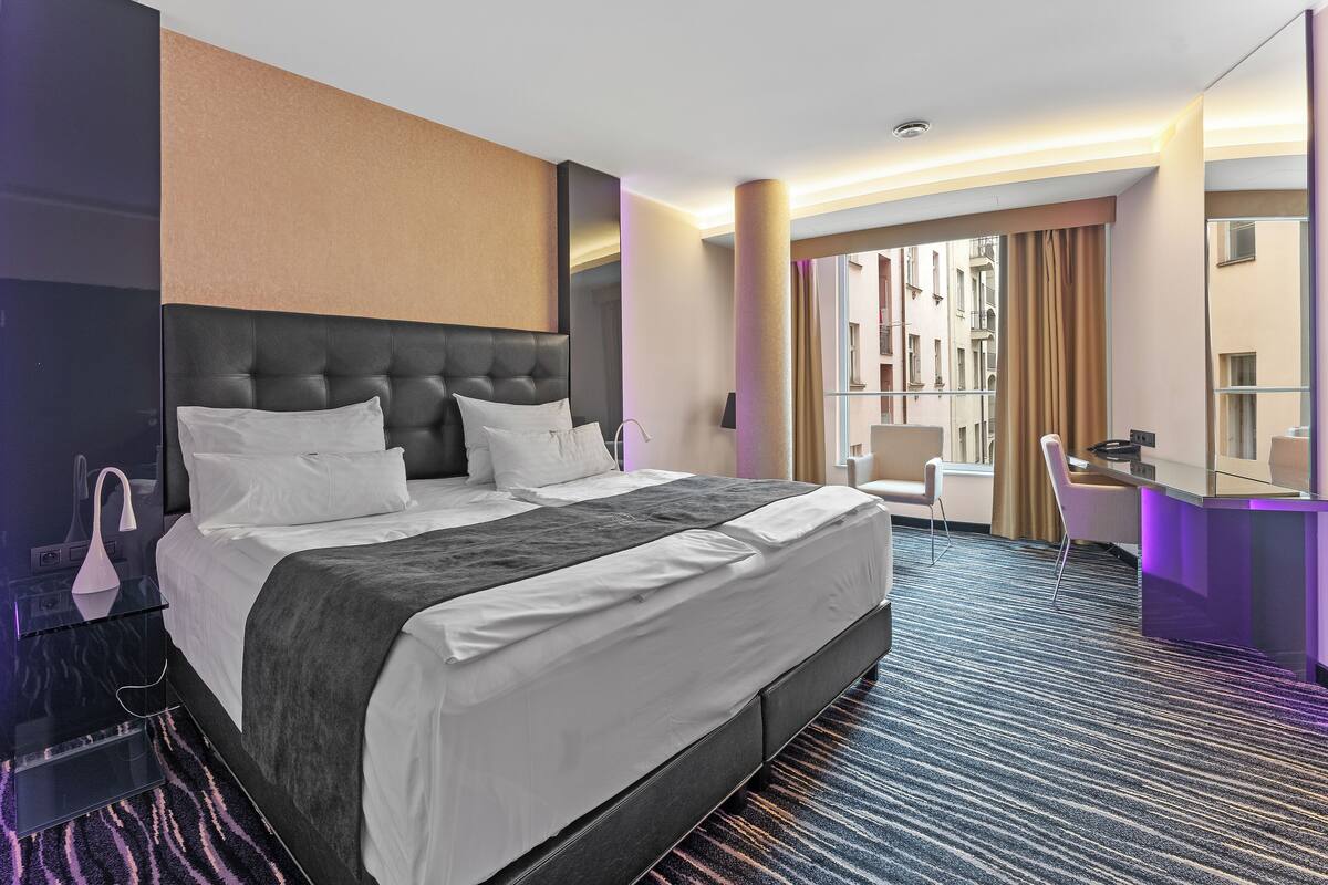 ห้องสแตนดาร์ดดับเบิล, วิวสวนหย่อม | เครื่องนอนป้องกันสารก่อภูมิแพ้, เตียง Select Comfort, มินิบาร์