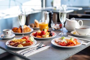 Daily buffet breakfast (EUR 19 per person)