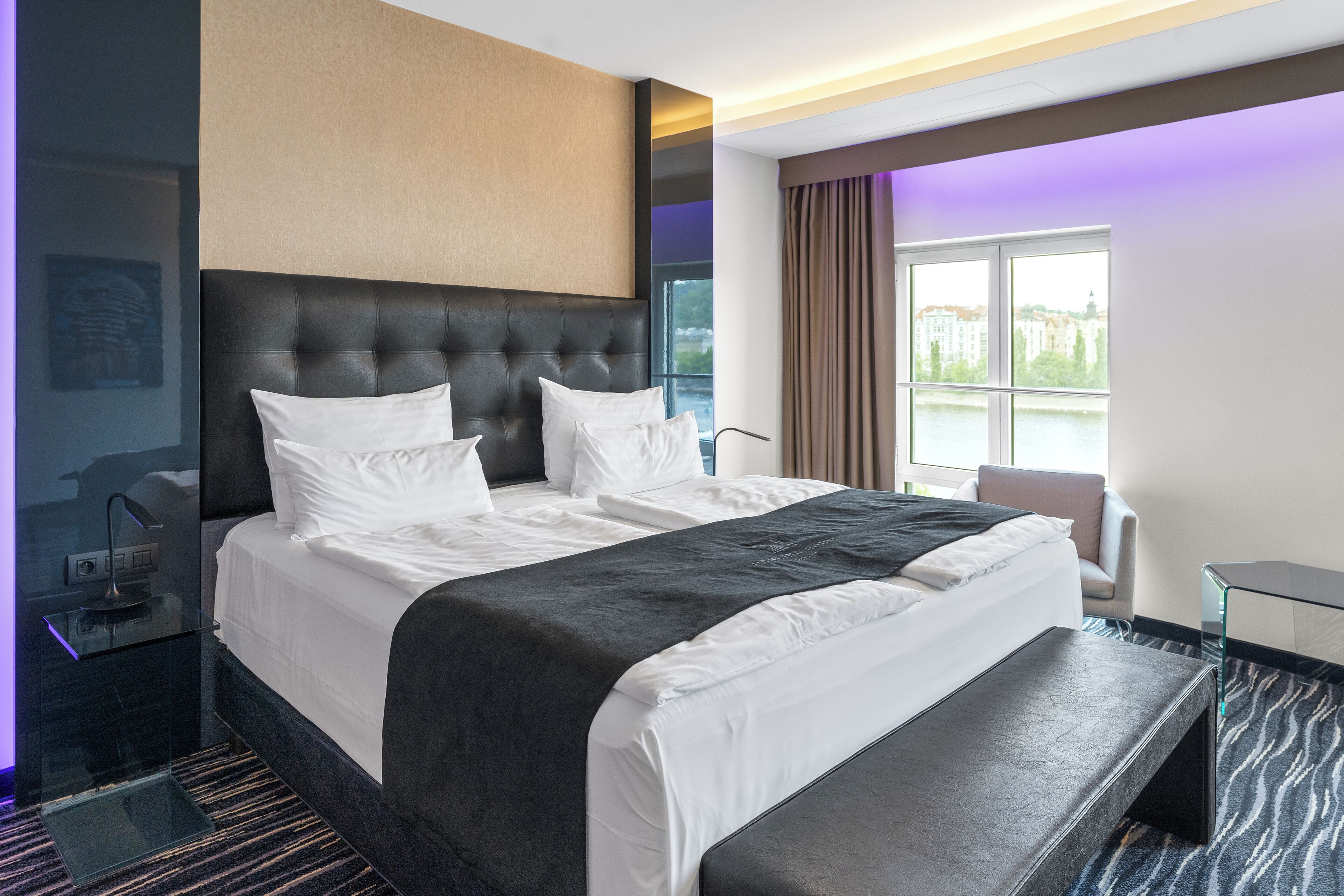 デラックス ダブルまたはツインルーム シティビュー | 低刺激性寝具、セレクト コンフォート製ベッド、ミニバー、セーフティボックス (室内)