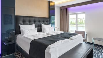 デラックス ダブルまたはツインルーム シティビュー | 低刺激性寝具、セレクト コンフォート製ベッド、ミニバー、セーフティボックス (室内)