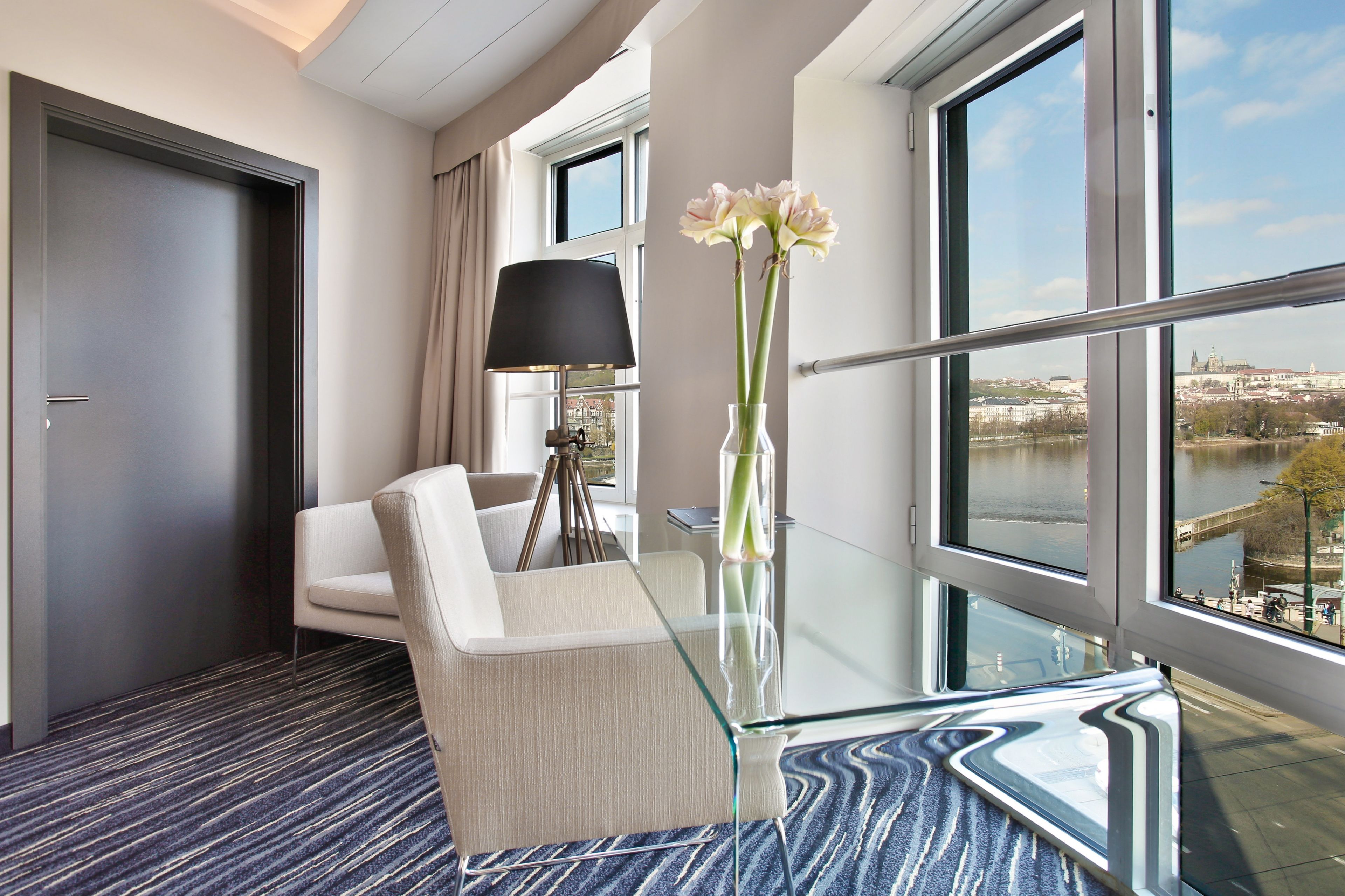 hypo-allergenic bedding, select comfort beds, minibar, in-room safe