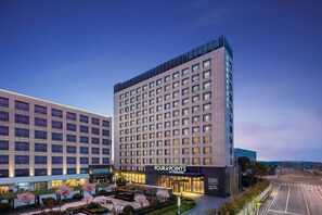 Exterior - Four Points by Sheraton Shanghai, Kangqiao (Shanghai)