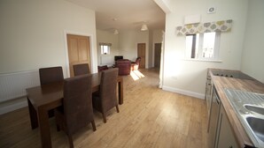 Unclassified image, 3 of 27, button - Lakeside Apartments Pittlands Fishery (Tonbridge)