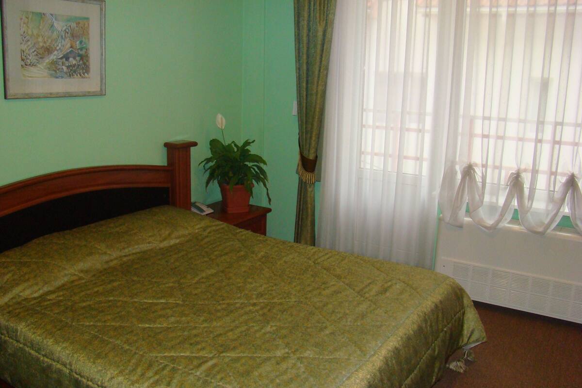 In-room safe, desk, rollaway beds, free WiFi