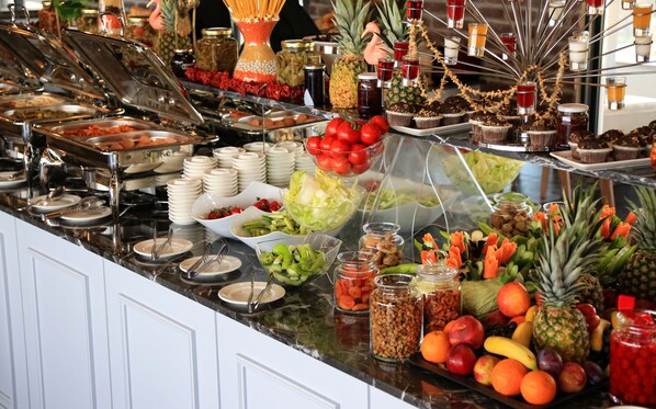 Breakfast buffet - Yildiz Life Hotel (Trabzon)