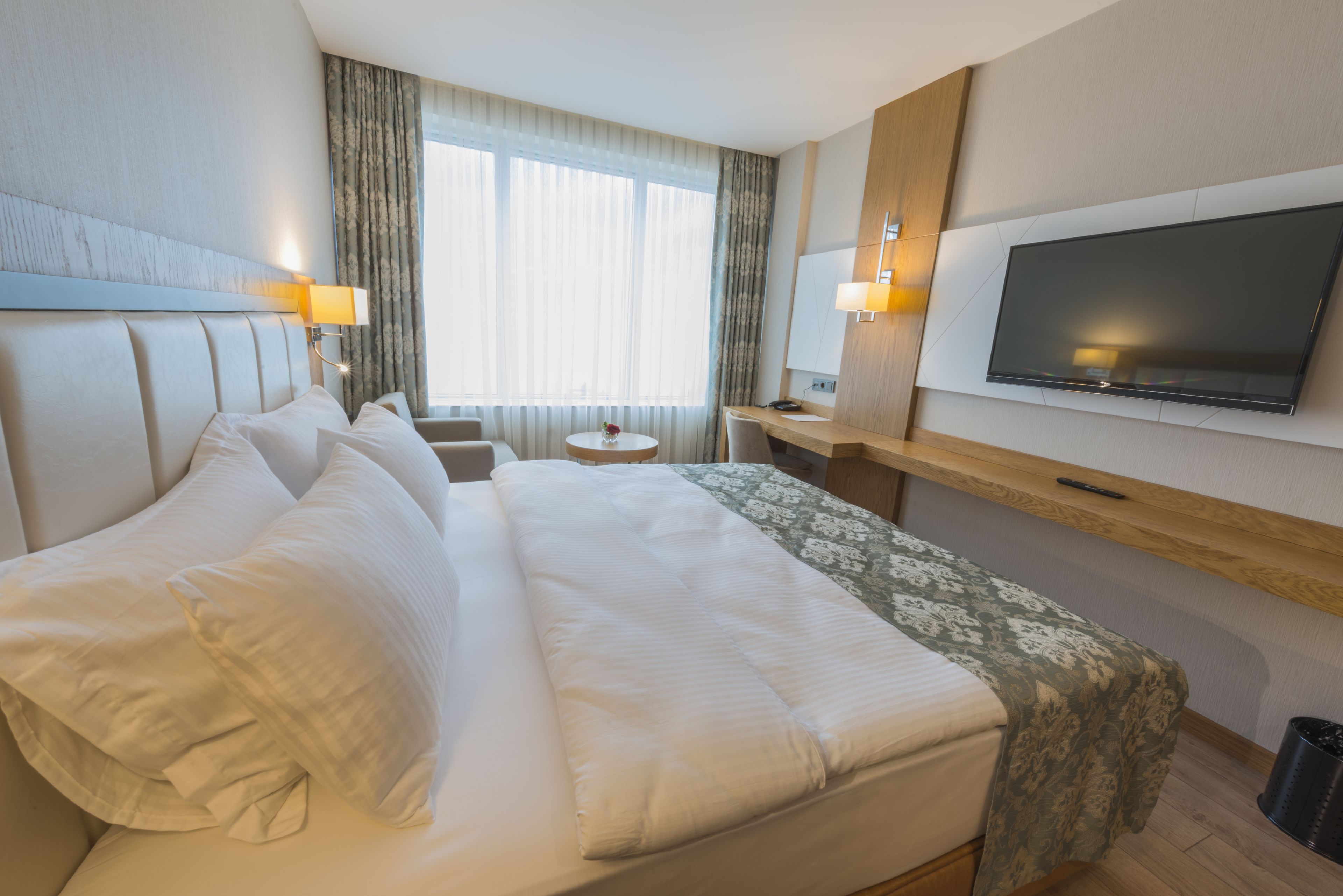 standard room | 1 bedroom, egyptian cotton sheets, premium bedding, select comfort beds