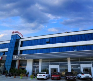 Front of property - Yildiz Life Hotel (Trabzon)
