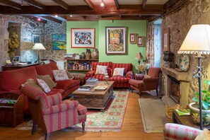 Interior - Entre os Rios (Puebla del Caraminal)