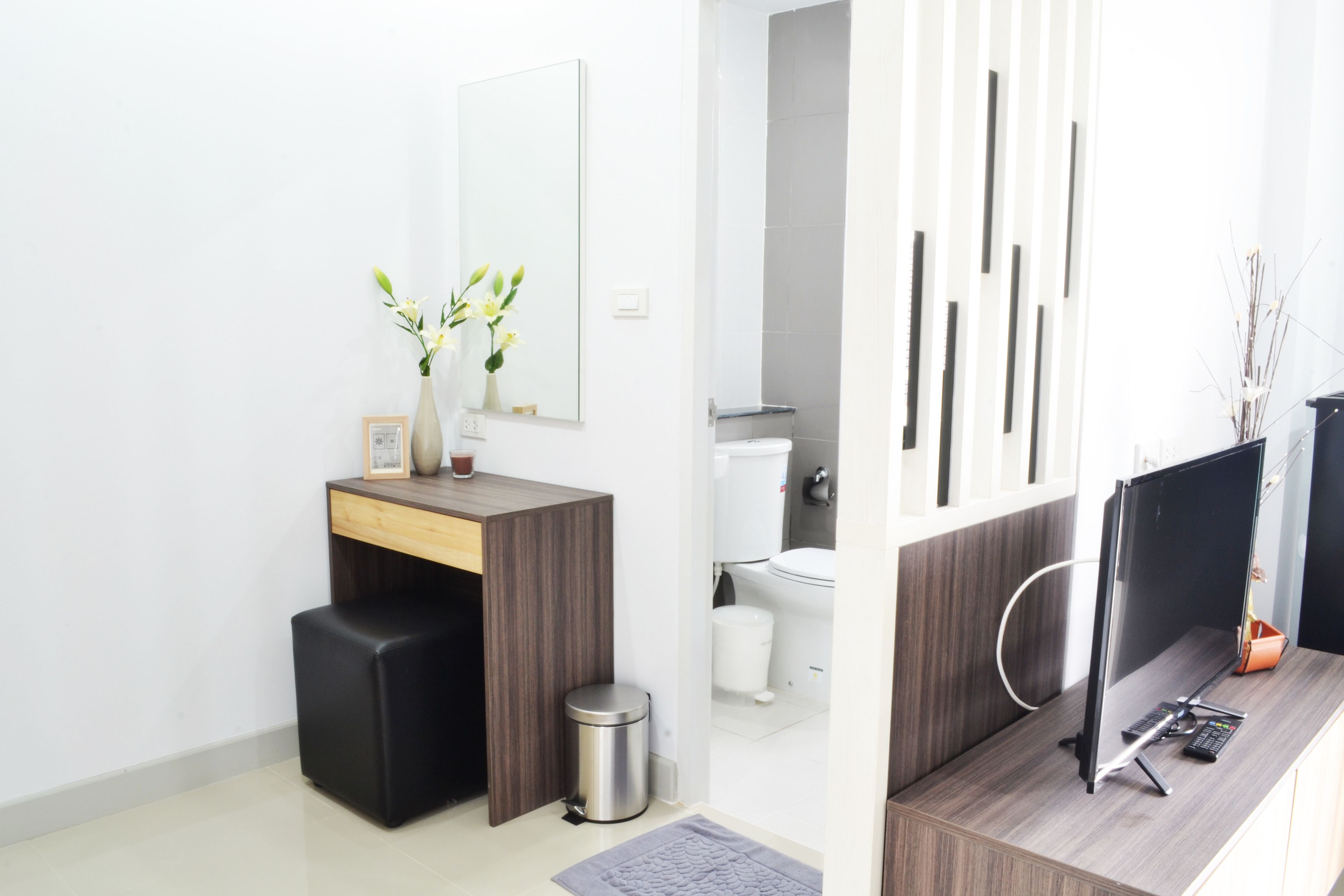 deluxe double room, 1 bedroom | 1 bedroom, in-room safe, desk, laptop workspace