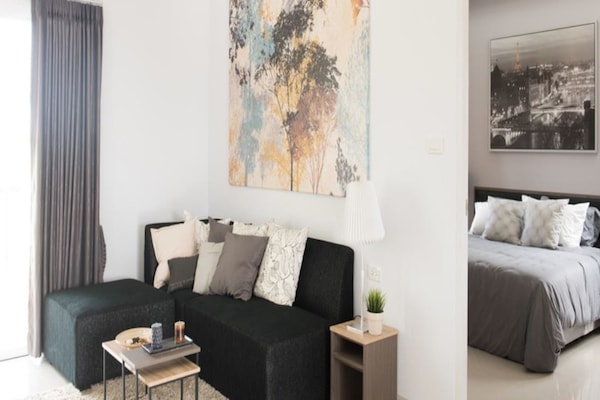 Suite, 2 Bedrooms | Living area | Flat-screen TV