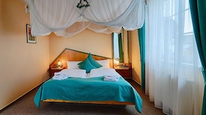 In-room safe, free WiFi - Kurhotel Auerhahn (Masserberg)