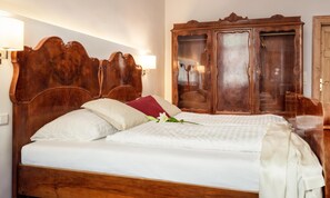 Desk, iron/ironing board, free WiFi, bed sheets