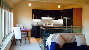 Unclassified image, 5 of 12, button - York Apart Hotel (York)