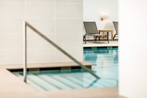 Piscina interna, piscina externa