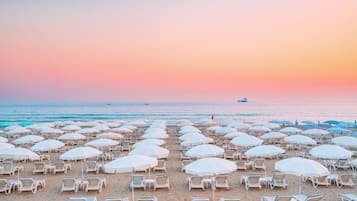 Free beach cabanas, sun loungers, beach umbrellas, beach towels