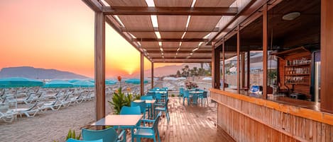 Free beach cabanas, sun-loungers, beach umbrellas, beach towels