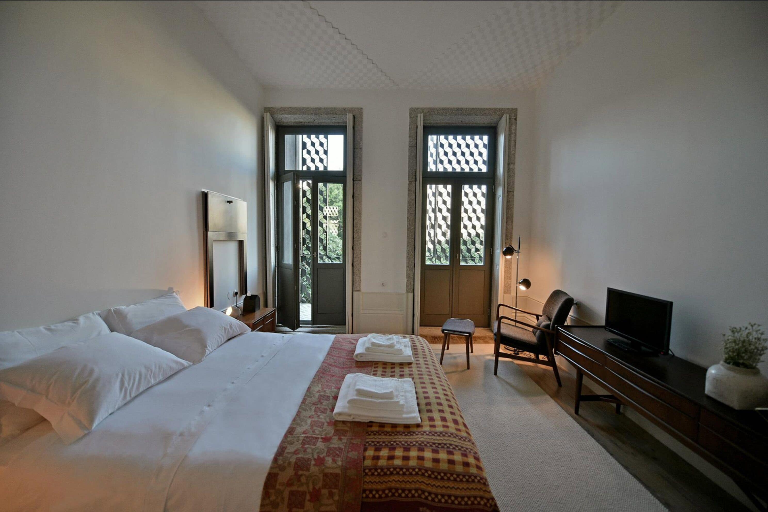 Deluxe Double Room, 1 Double Bed, Non Smoking | Hypo-allergenic bedding, minibar, individually decorated