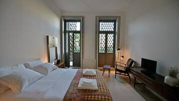 Deluxe Double Room, 1 Double Bed, Non Smoking | Hypo-allergenic bedding, minibar, individually decorated