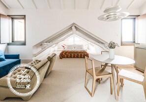 Hypo-allergenic bedding, minibar, individually decorated - Malmerendas Boutique Lodging (Porto)