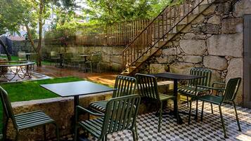 Deluxe Loft, 1 Double Bed, Non Smoking | Terrace/patio