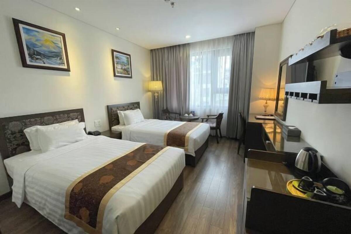 Hypo-allergenic bedding, minibar, in-room safe, individually decorated