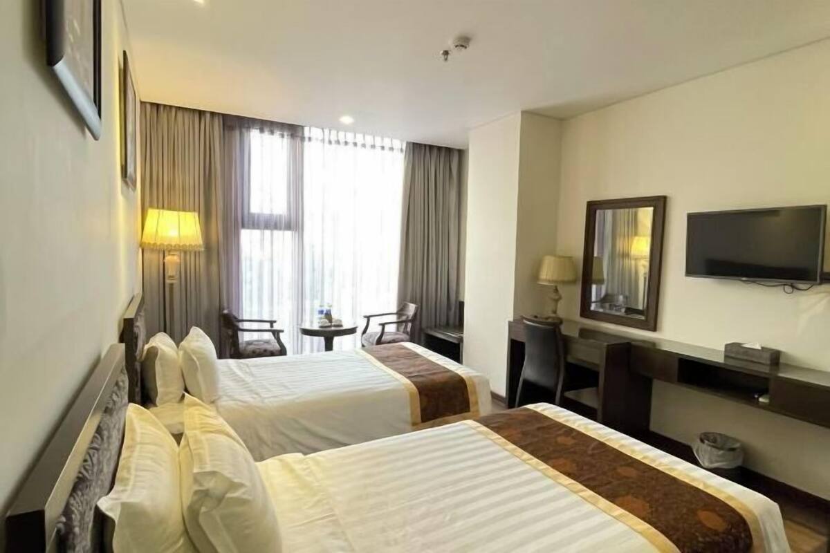 Hypo-allergenic bedding, minibar, in-room safe, individually decorated