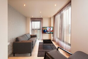 ペントハウス 2 ベッドルーム テラス | リビングルーム | 薄型テレビ