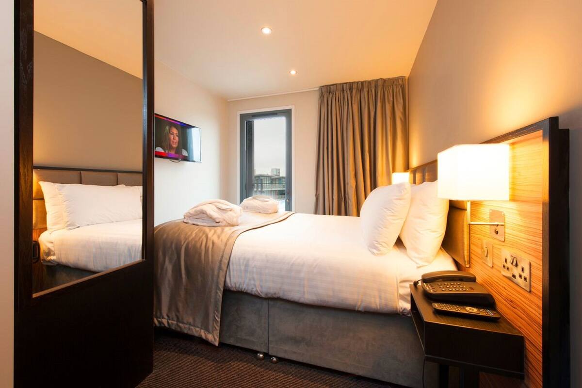 Penthouse, 2 Bedrooms, Terrace | Premium bedding, iron/ironing board, WiFi (free), individually decorated