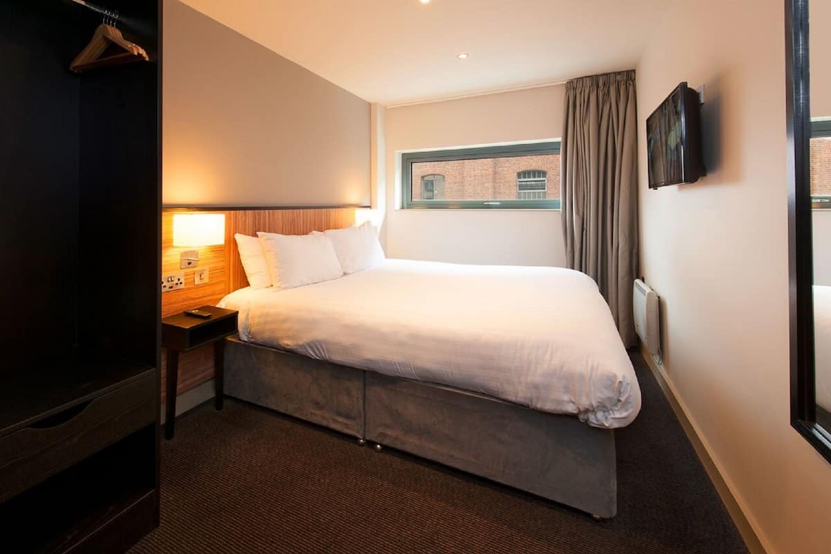 1 habitación, ropa de cama de alta calidad y decoración personalizada