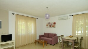 คอทเทจ | บริเวณนั่งเล่น | ทีวีจอแบน, เครื่องเล่นดีวีดี