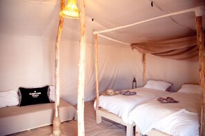 Luxury Tent | Premium bedding, rollaway beds, bed sheets, wheelchair access - Kam Kam Dunes (Rissani)