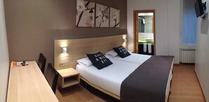 미니바, 객실 내 금고, 책상, 암막 커튼