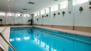 Indendørs pool