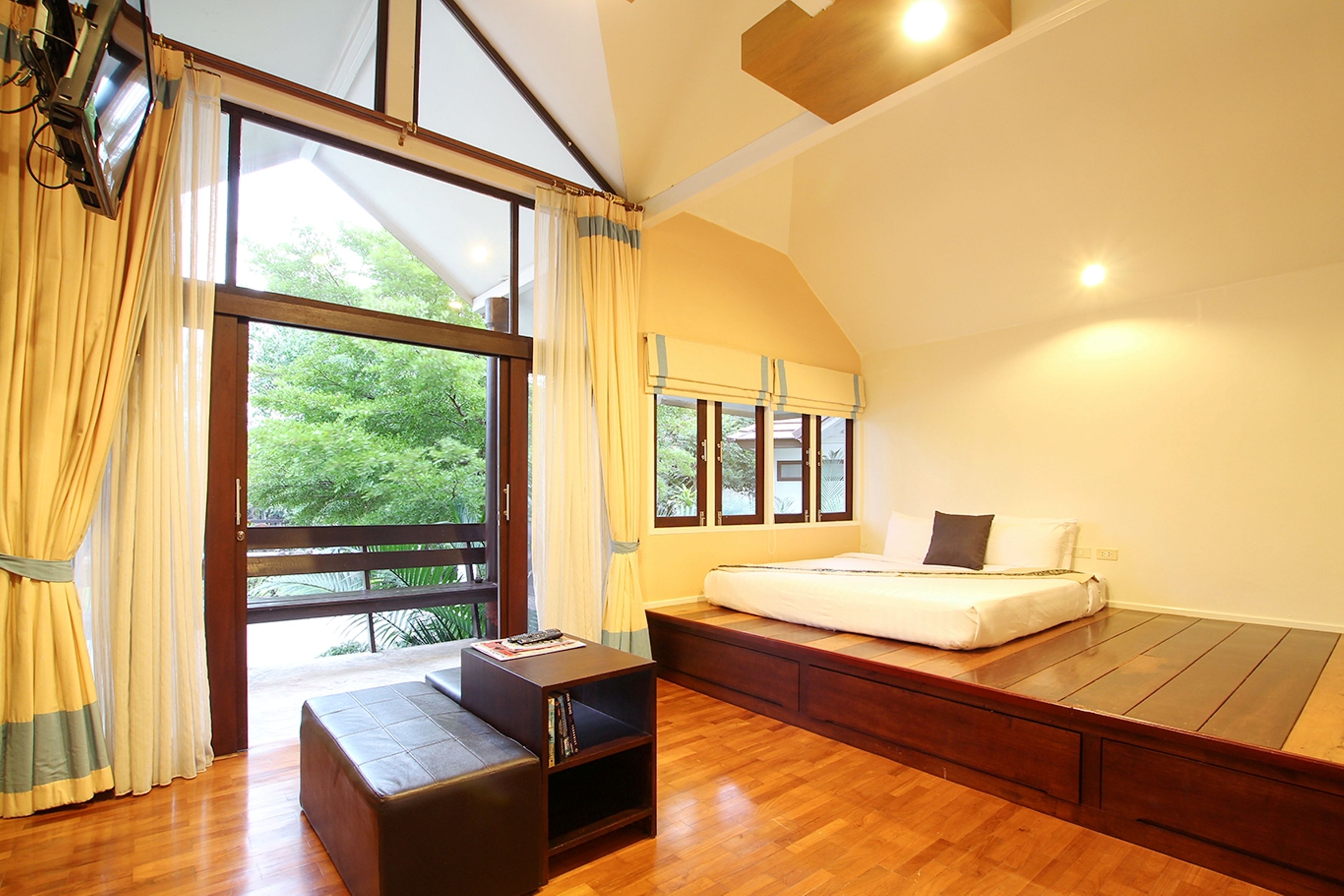 Garden Canal View Villa | Minibar, desk, free WiFi, bed sheets