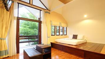 Garden Canal View Villa | Minibar, desk, free WiFi, bed sheets