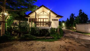 Poolside River View Villa | Property grounds