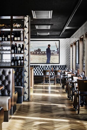 ディナーに営業