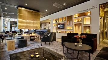 3 bars, bar sur le toit, lounge dans le hall