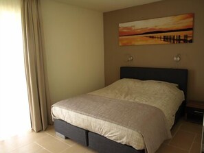 1 phòng ngủ, bàn, nôi (giường cho trẻ sơ sinh) miễn phí 