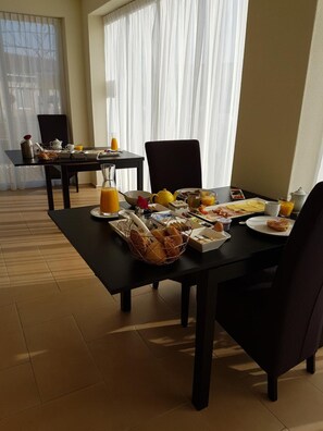 Full-size fridge, microwave, oven, stovetop - Am Lindenhof Bunde (Bunde)