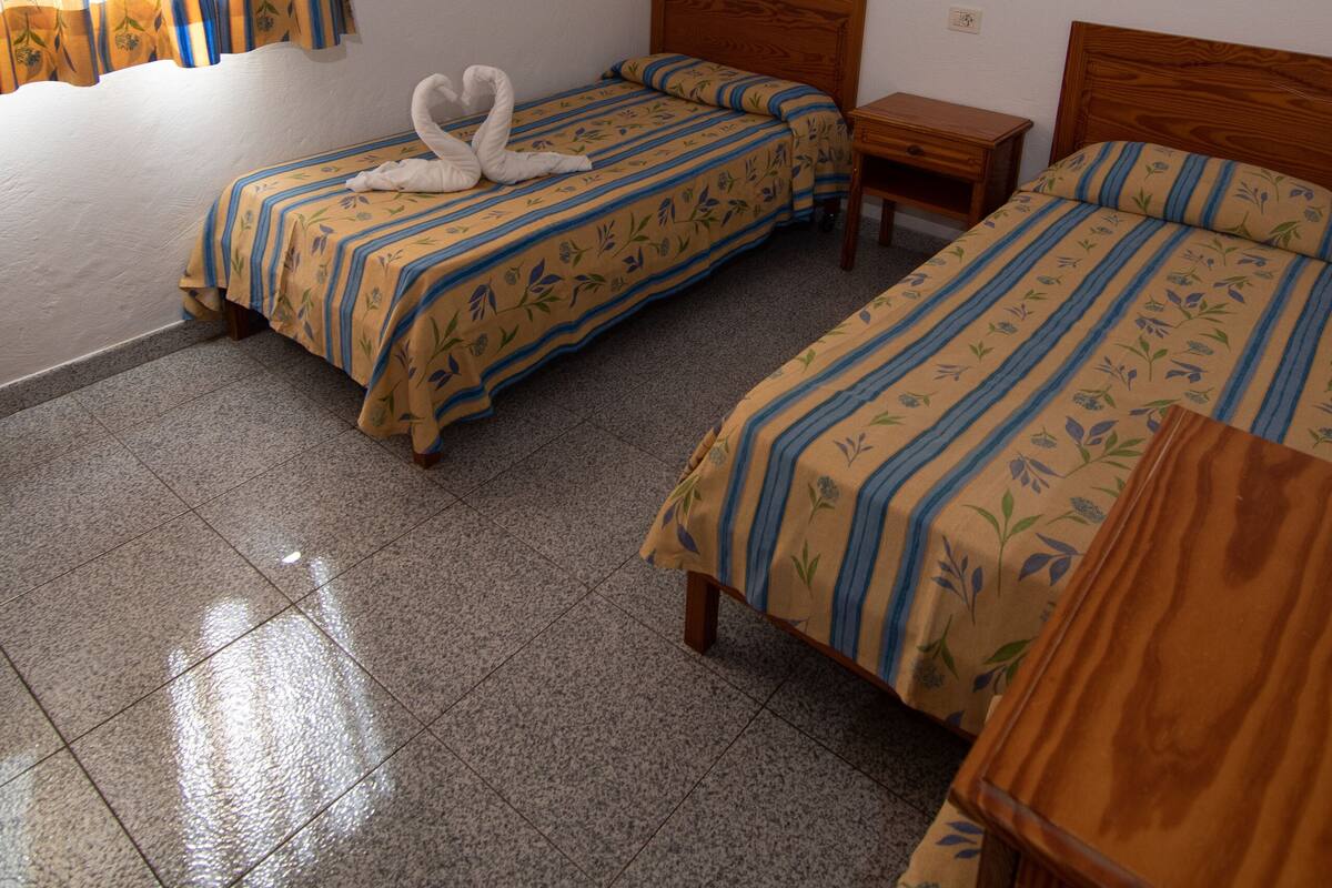 1 dormitorio, caja fuerte, cortinas opacas y cunas gratuitas