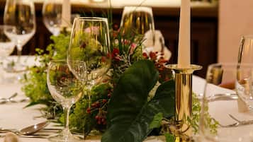 Breakfast and dinner served, Regional cuisine