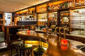 Bar (in der Unterkunft)