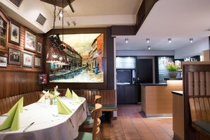 Breakfast and dinner served - Hotel Schere (Northeim)