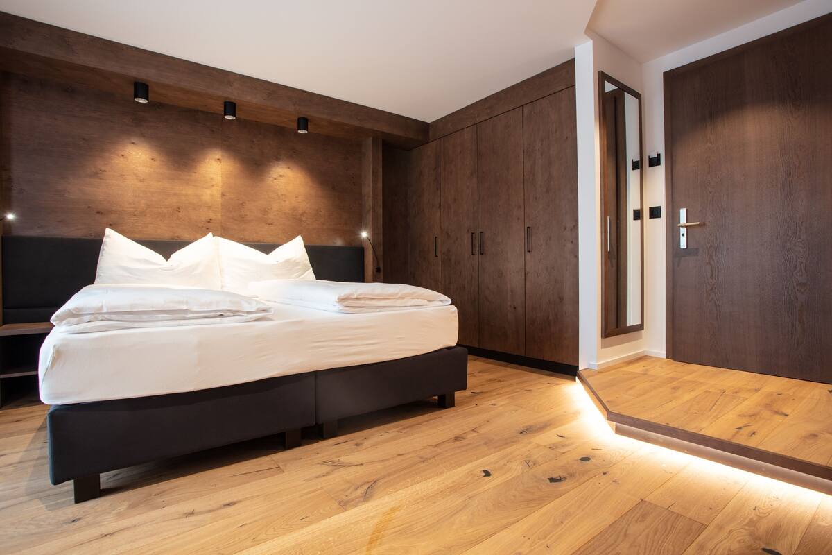 deluxe room, balcony | 1 bedroom, individually decorated, travel cot, free wifi